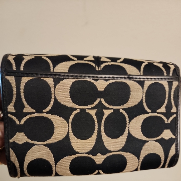 Coach CC Logo Wallet - Picture 3 of 9